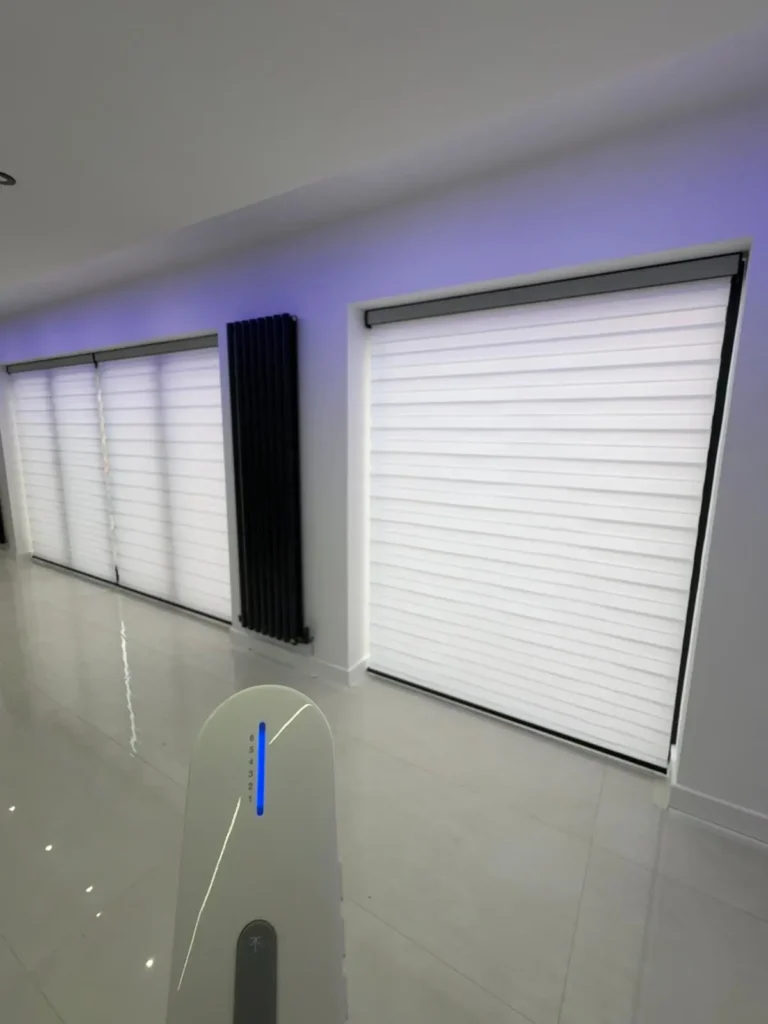 Vision Electric Blinds white