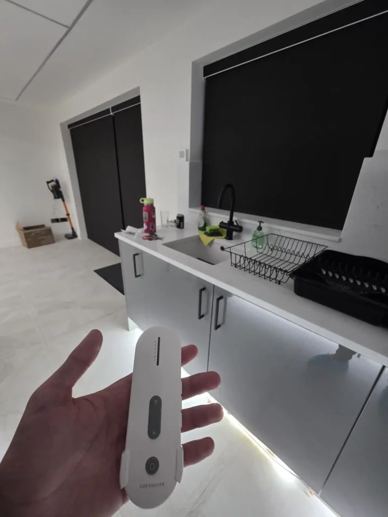 Electric roller blinds